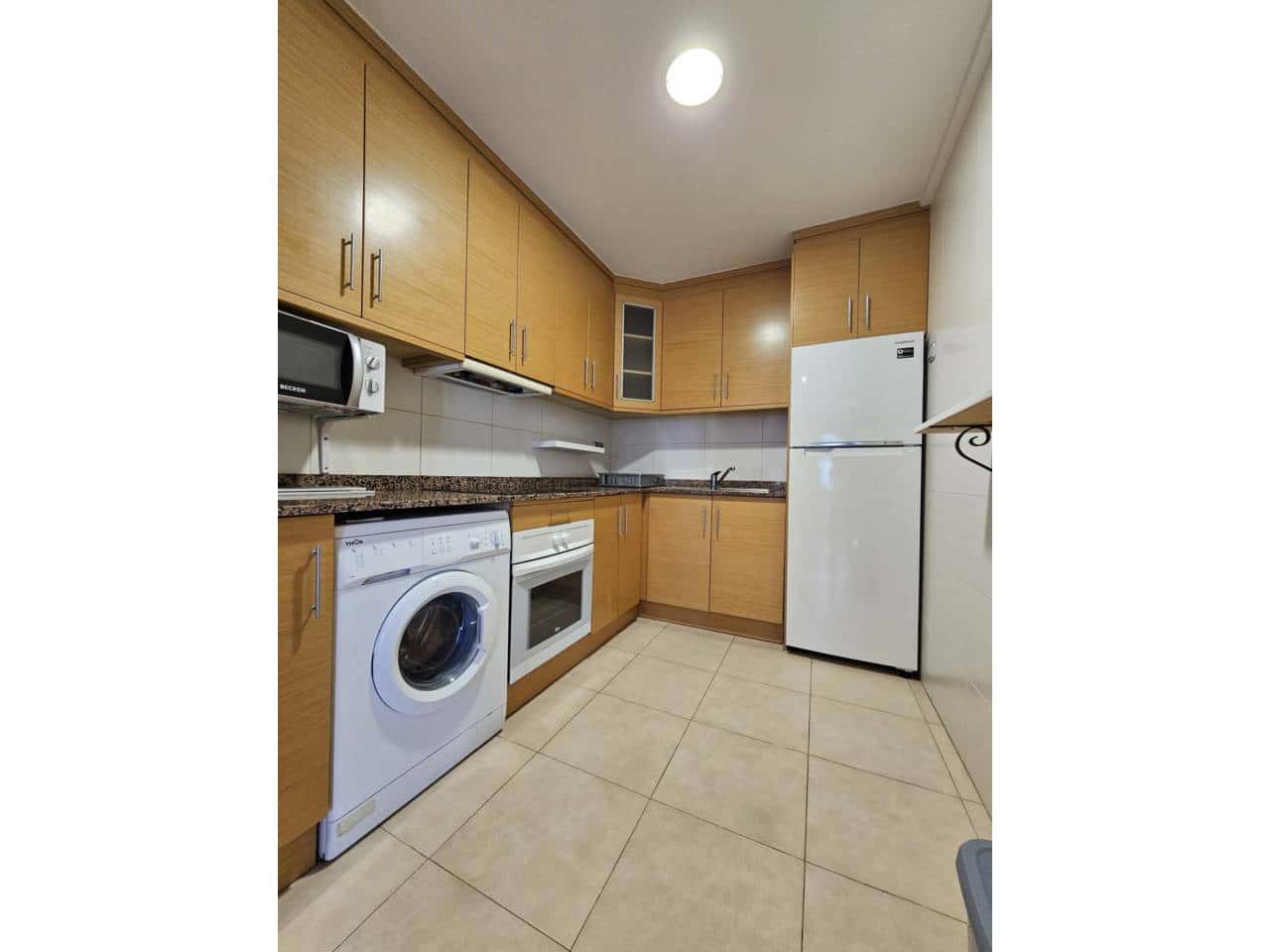 2 soveværelse Lejlighed til leje i Alicante by med swimmingpool garage - € 900 (Ref: 4732830)