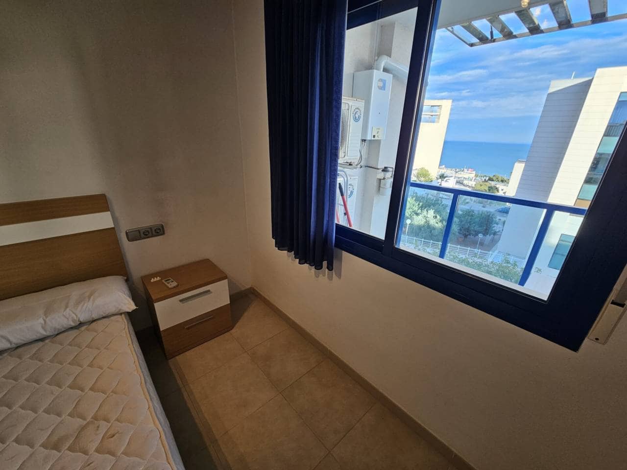 2 soveværelse Lejlighed til leje i Alicante by med swimmingpool garage - € 900 (Ref: 4732830)