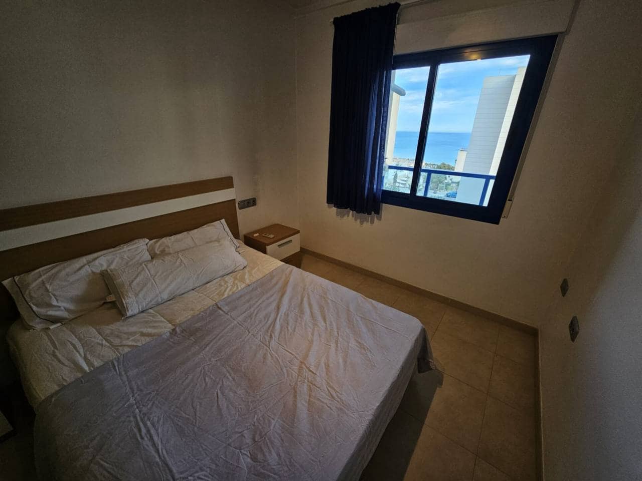 2 soveværelse Lejlighed til leje i Alicante by med swimmingpool garage - € 900 (Ref: 4732830)