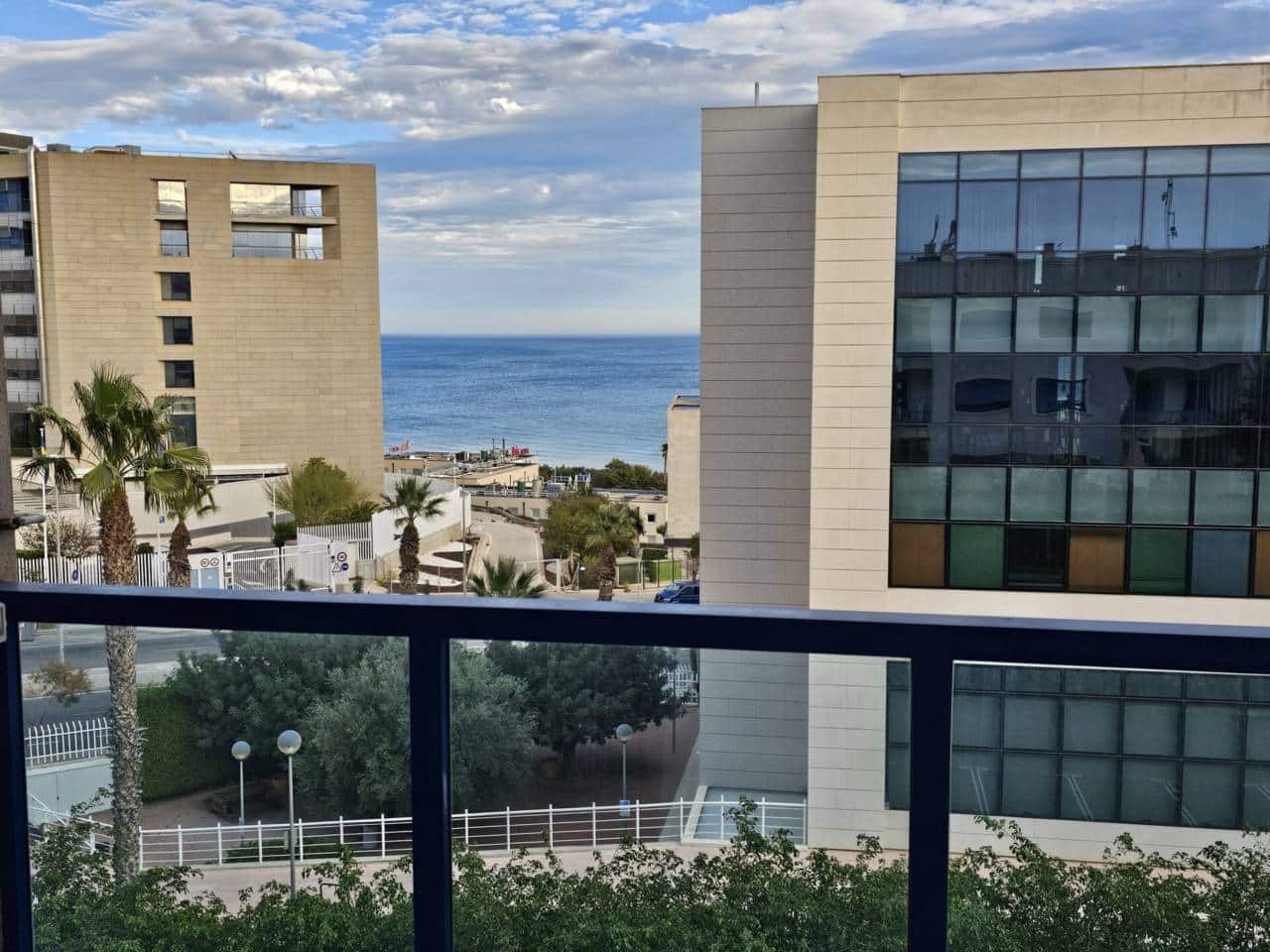 2 soveværelse Lejlighed til leje i Alicante by med swimmingpool garage - € 900 (Ref: 4732830)