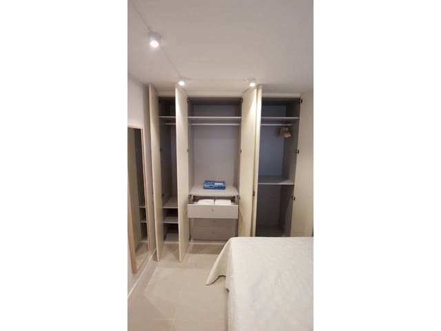 1 bedroom Flat for rent in Alicante / Alacant city with pool garage - € 950 (Ref: 4763508)