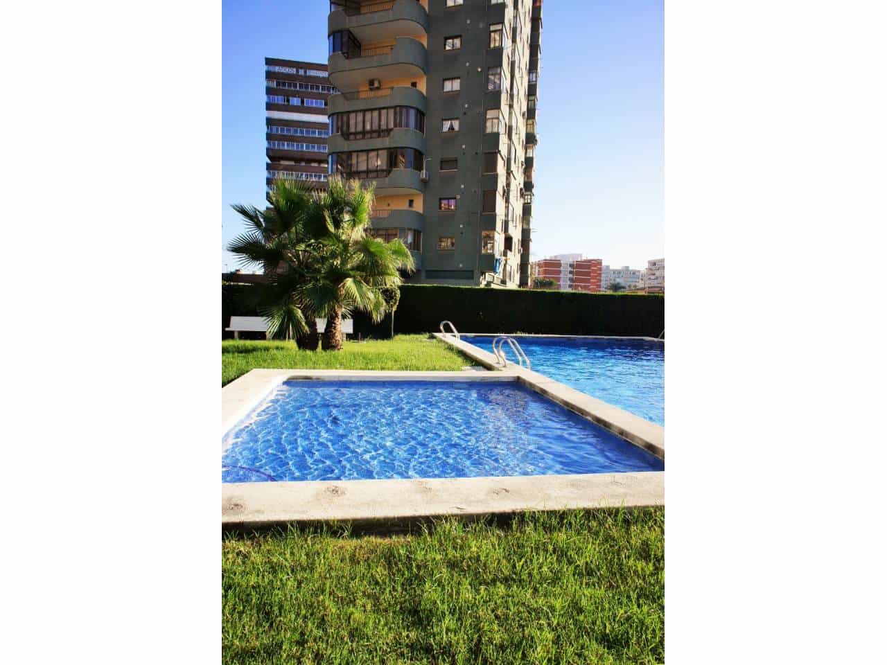 3 slaapkamer Flat te huur in Alicante stad met zwembad garage - € 1.200 (Ref: 4797435)