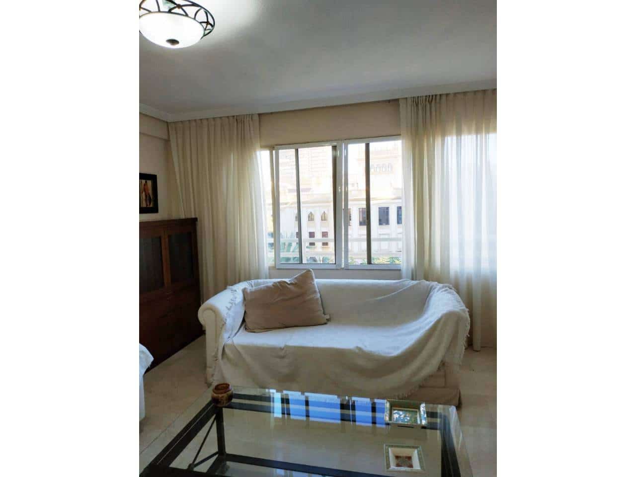 4 soveværelse Lejlighed til leje i Alicante by med garage - € 1.300 (Ref: 5128141)