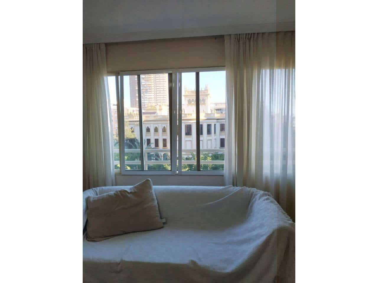 4 soveværelse Lejlighed til leje i Alicante by med garage - € 1.300 (Ref: 5128141)