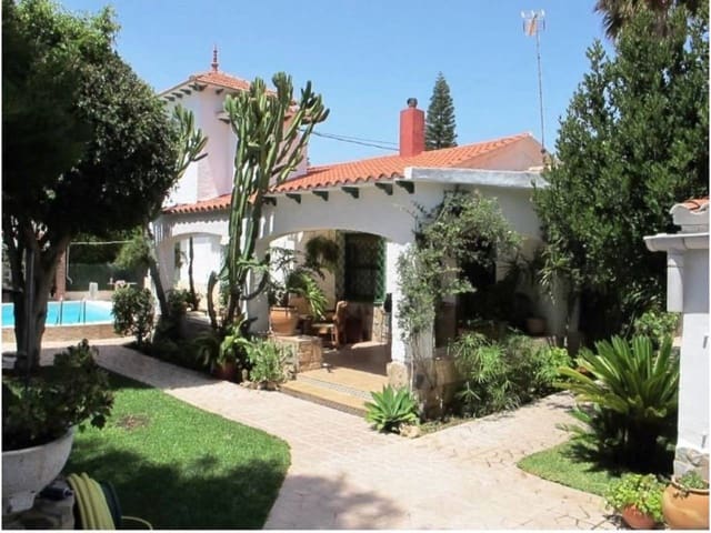 4 soveværelse Villa til leje i El Campello med swimmingpool garage - € 2.300 (Ref: 5217635)