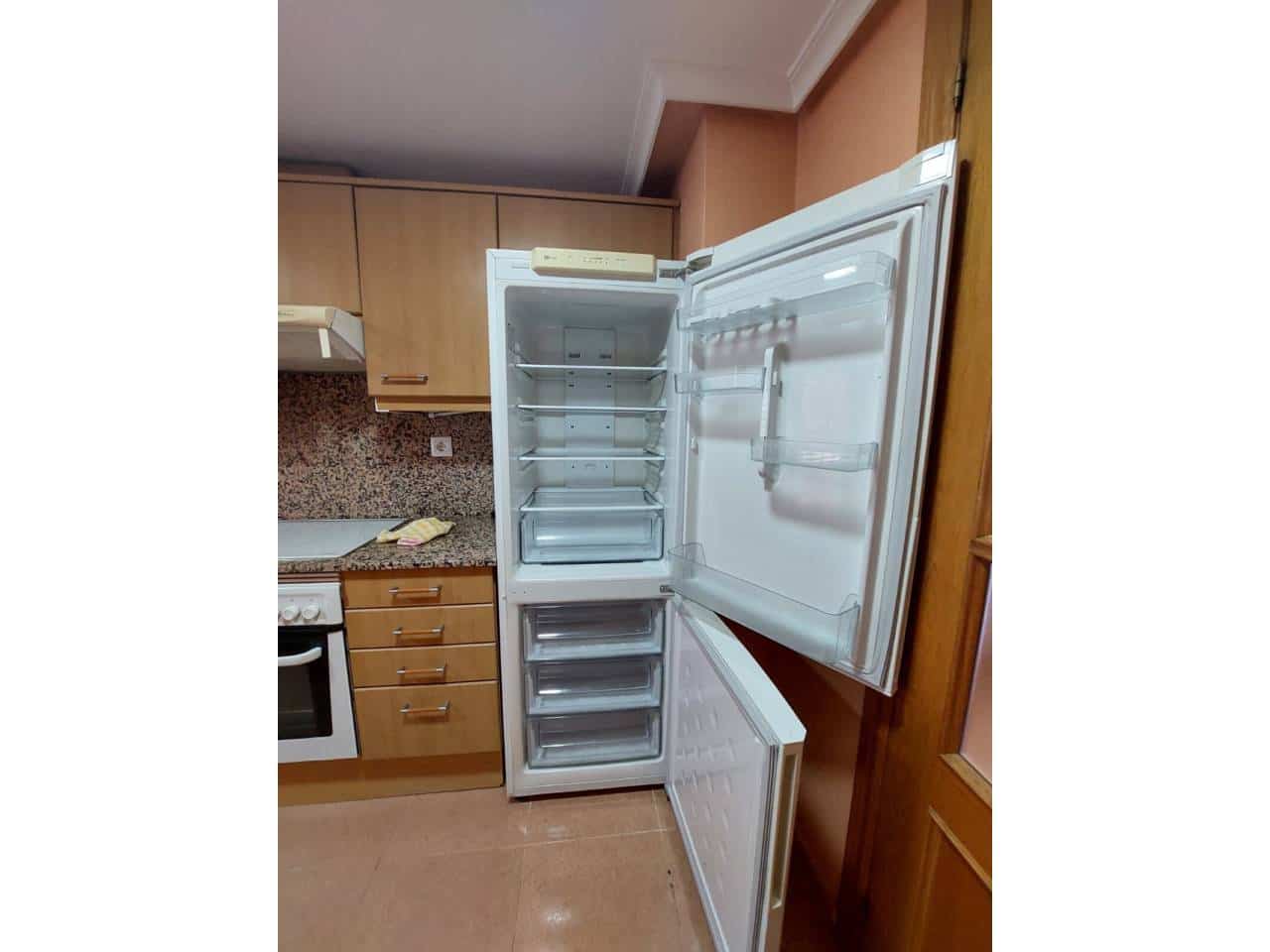 3 bedroom Flat for rent in Alicante / Alacant city with pool garage - € 1,400 (Ref: 5245117)