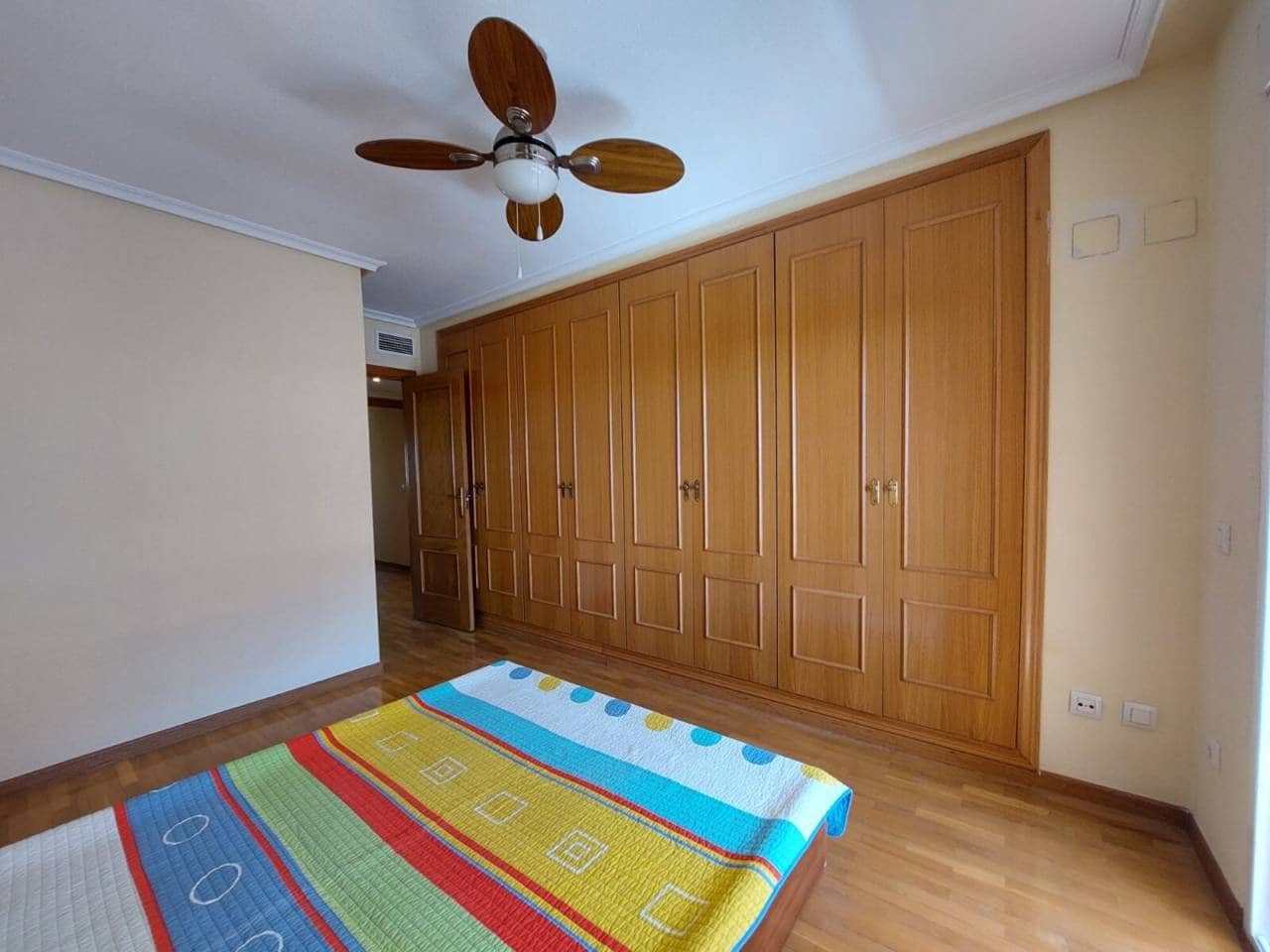 3 bedroom Flat for rent in Alicante / Alacant city with pool garage - € 1,400 (Ref: 5245117)