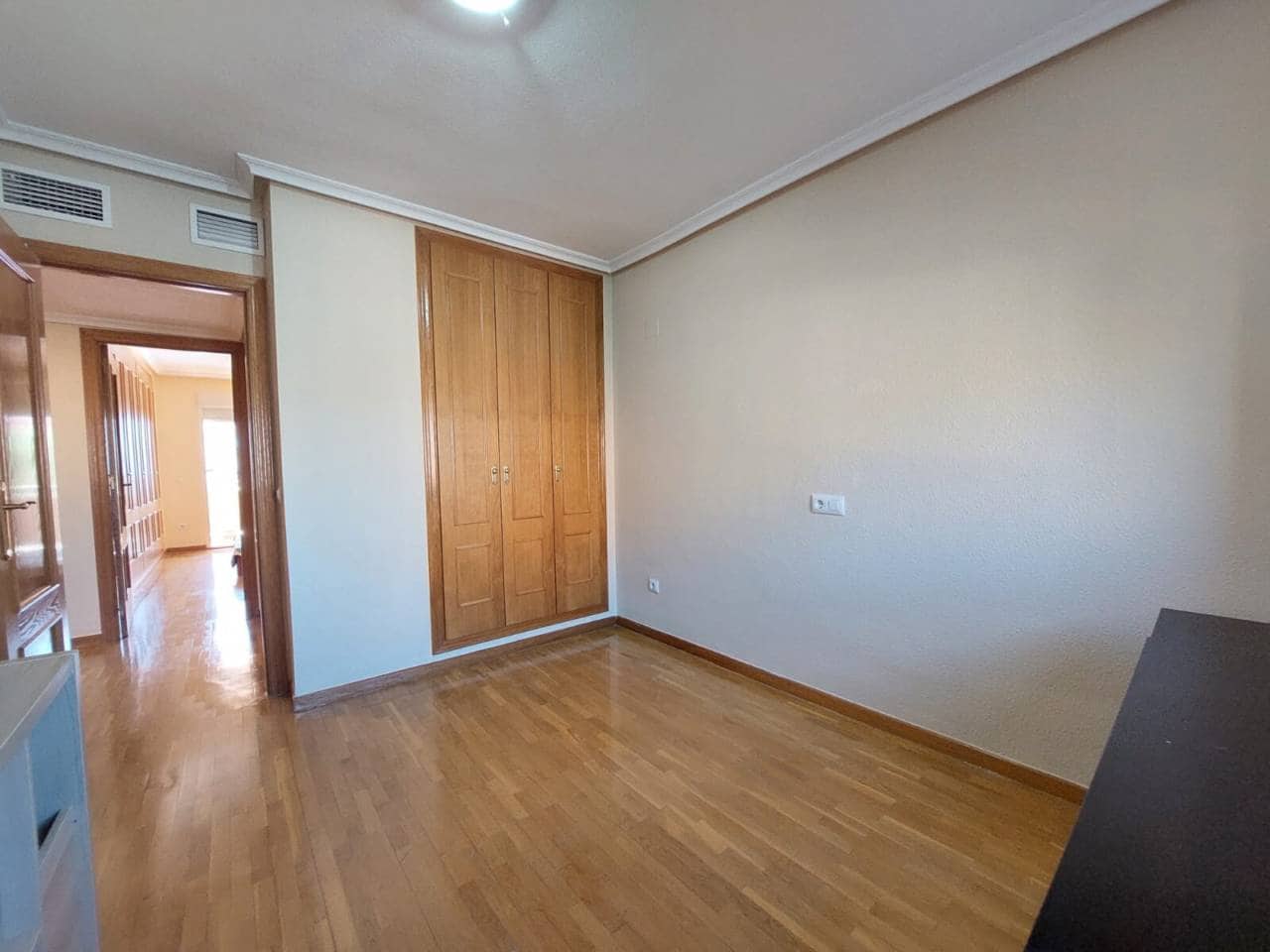 3 bedroom Flat for rent in Alicante / Alacant city with pool garage - € 1,400 (Ref: 5245117)