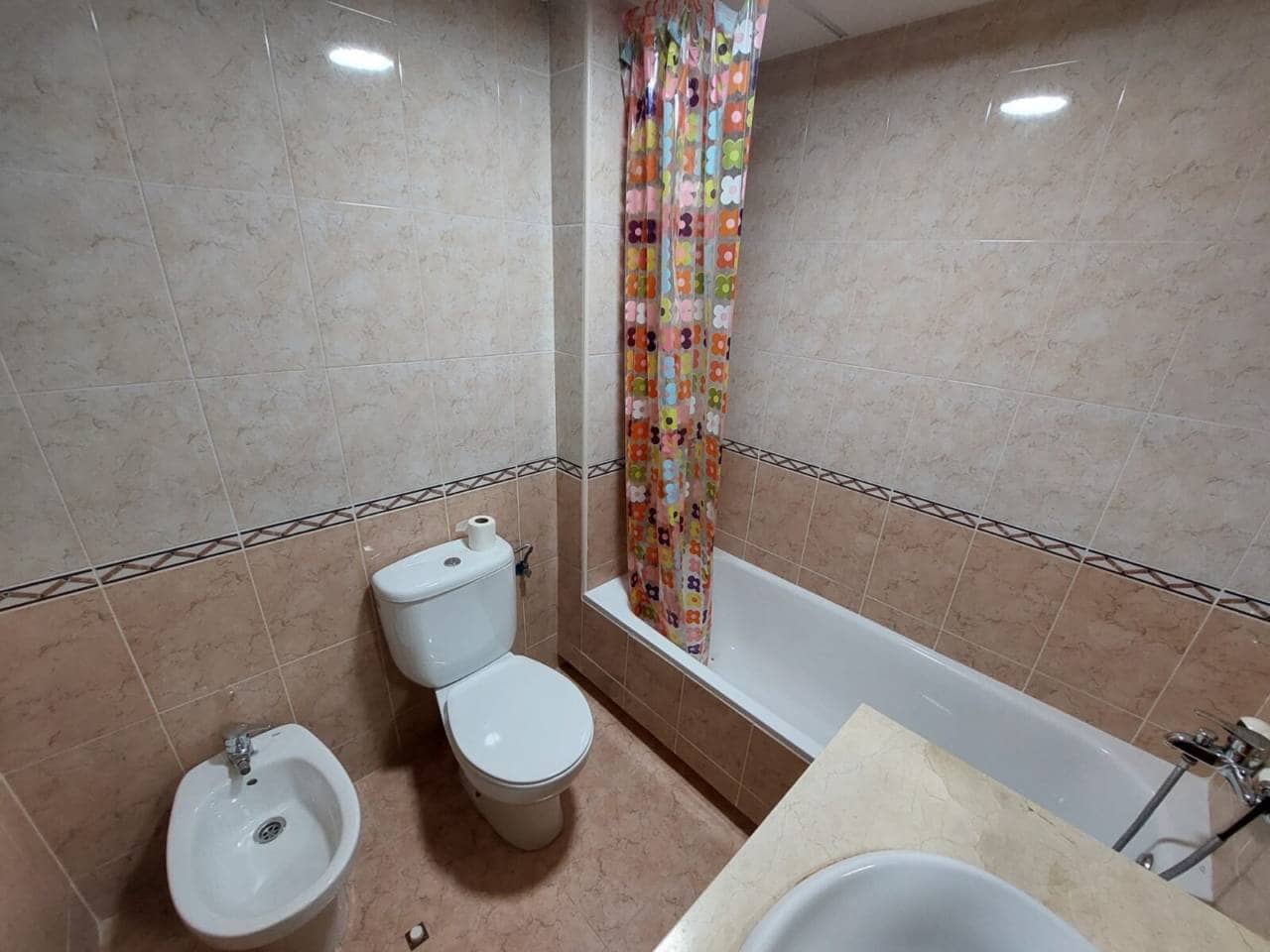 3 bedroom Flat for rent in Alicante / Alacant city with pool garage - € 1,400 (Ref: 5245117)