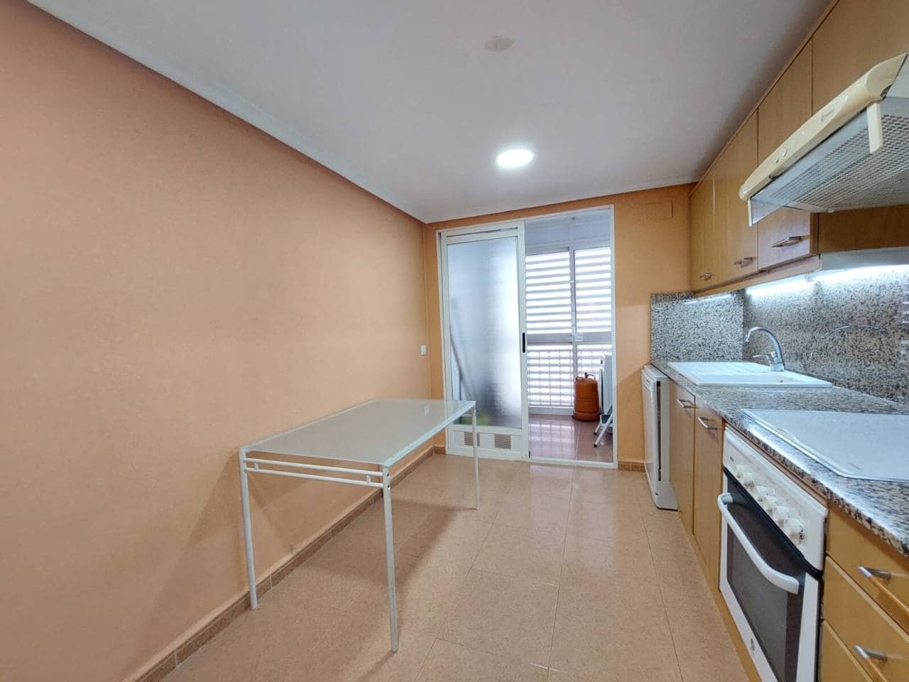 3 bedroom Flat for rent in Alicante / Alacant city with pool garage - € 1,400 (Ref: 5245117)