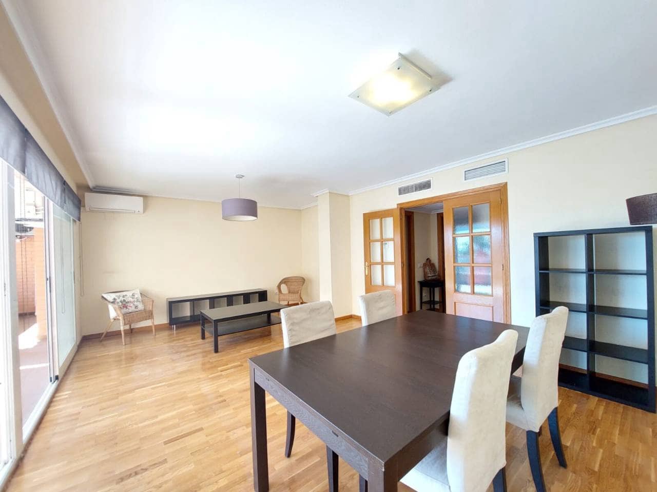 3 bedroom Flat for rent in Alicante / Alacant city with pool garage - € 1,400 (Ref: 5245117)