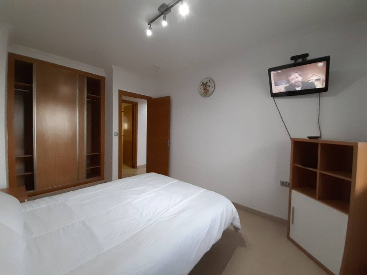 2 bedroom Flat for rent in Alicante / Alacant city with pool garage - € 950 (Ref: 5308728)