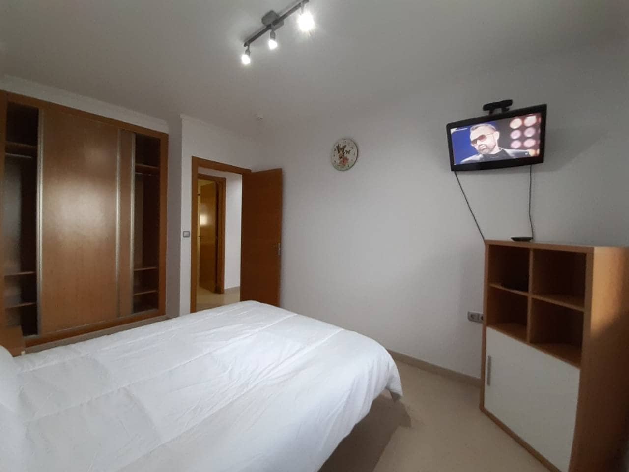 2 bedroom Flat for rent in Alicante / Alacant city with pool garage - € 950 (Ref: 5308728)