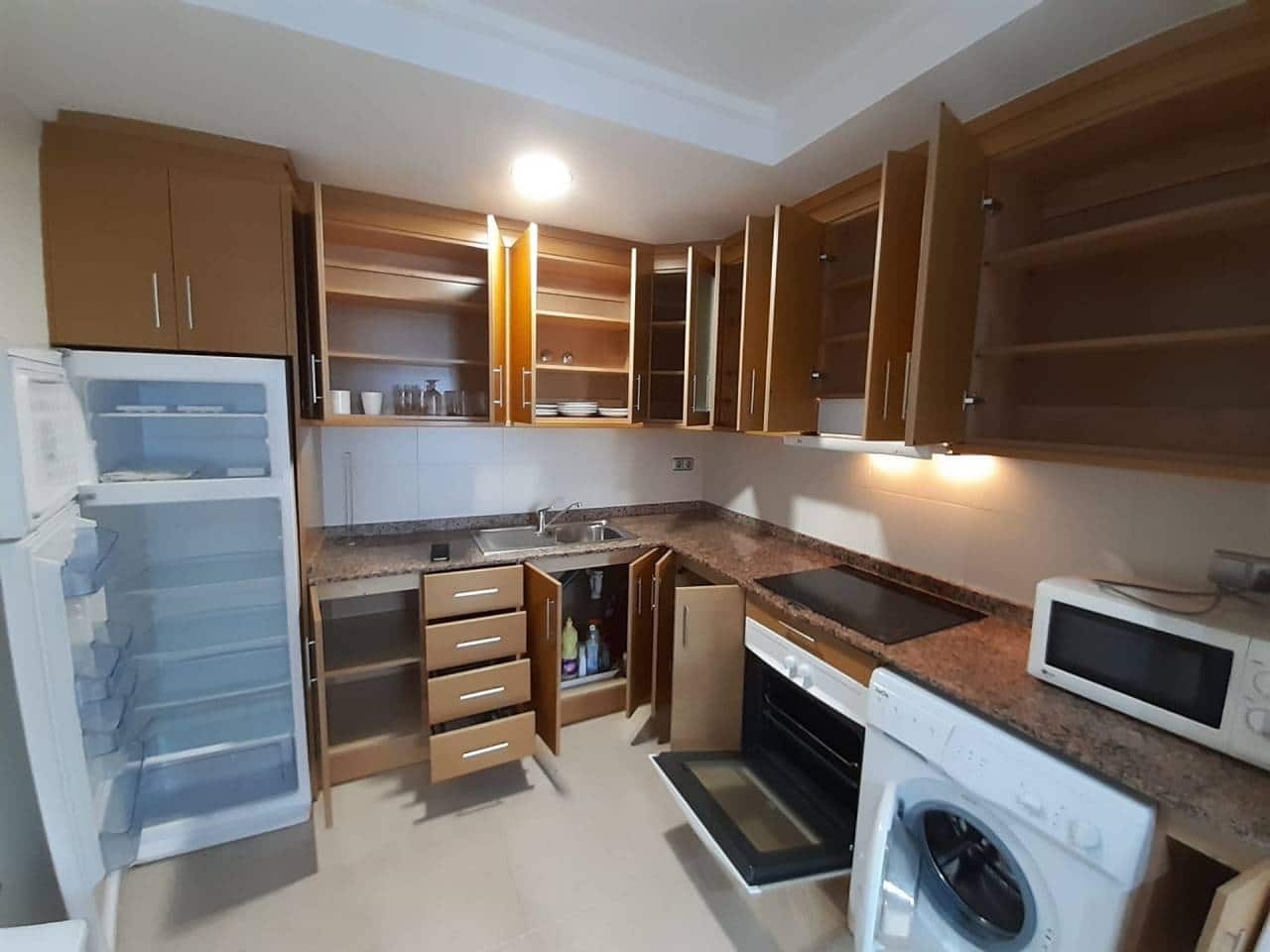 2 bedroom Flat for rent in Alicante / Alacant city with pool garage - € 950 (Ref: 5308728)