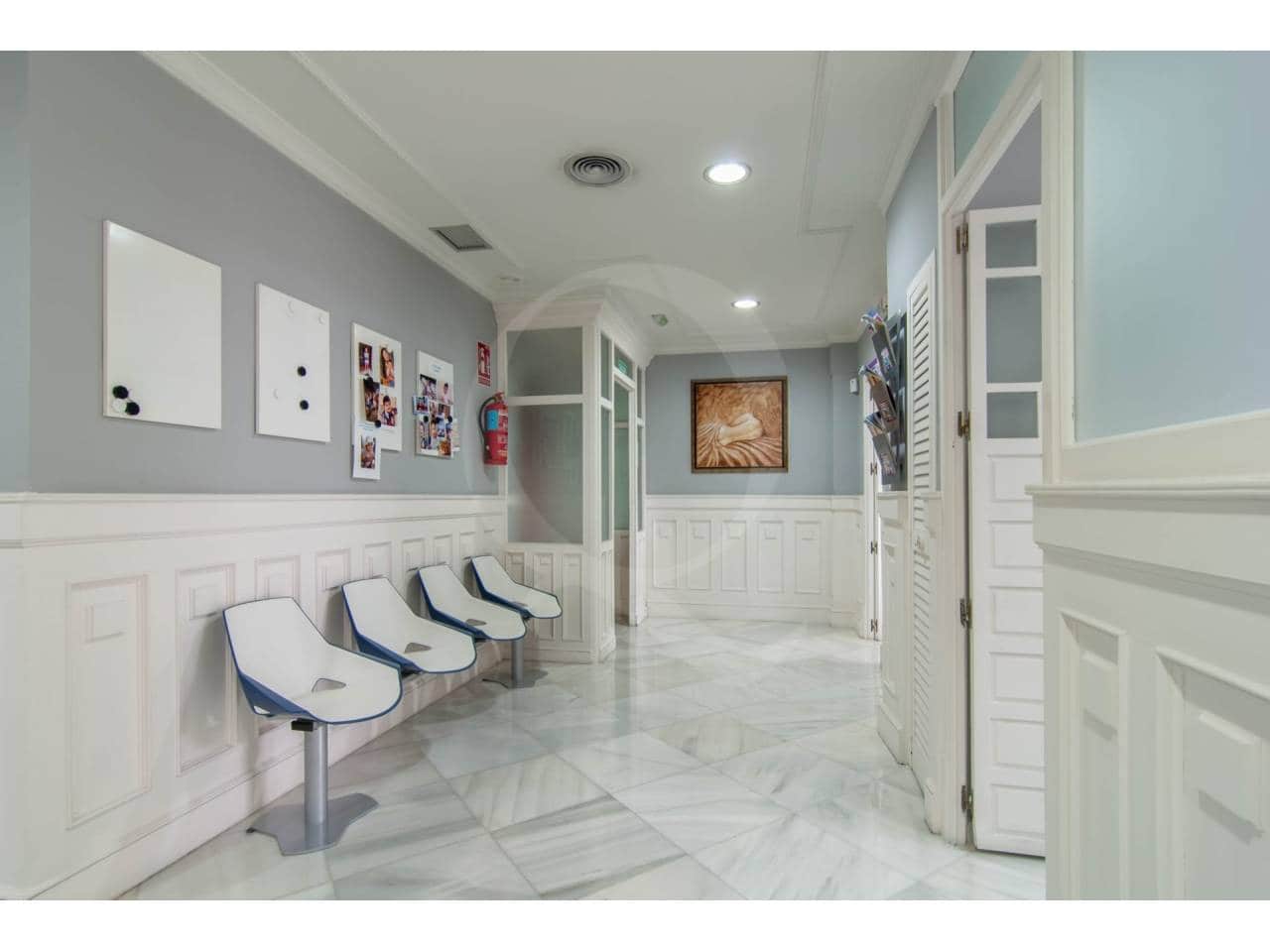 Office for sale in Alicante / Alacant city - € 525,000 (Ref: 5489043)