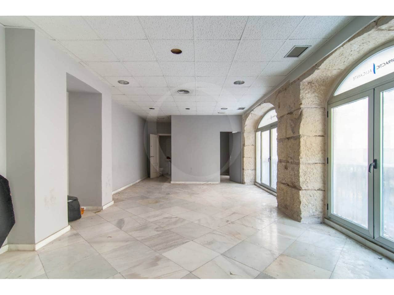 Office for sale in Alicante / Alacant city - € 525,000 (Ref: 5489043)