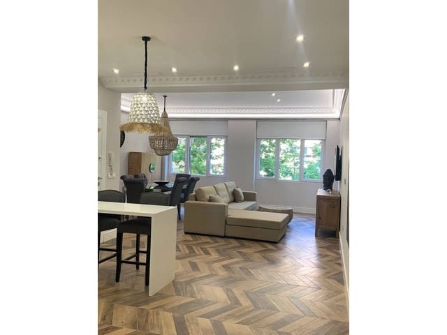 Appartement de 3 chambres à louer à Alicante ville - 2 500 € (Ref: 5838061)