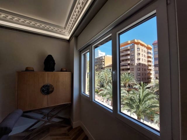 Appartement de 3 chambres à louer à Alicante ville - 2 500 € (Ref: 5838061)