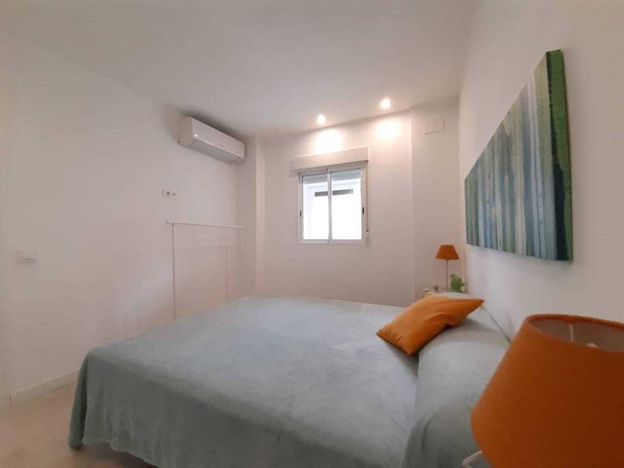 2 bedroom Flat for sale in Alicante / Alacant city - € 260,000 (Ref: 5990869)