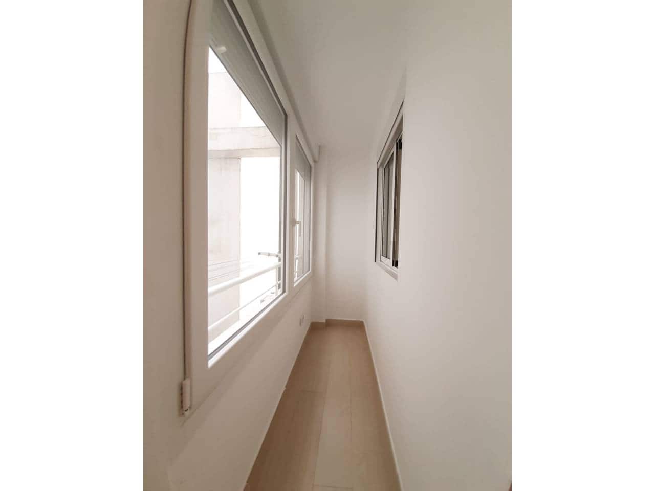 2 bedroom Flat for sale in Alicante / Alacant city - € 260,000 (Ref: 5990869)