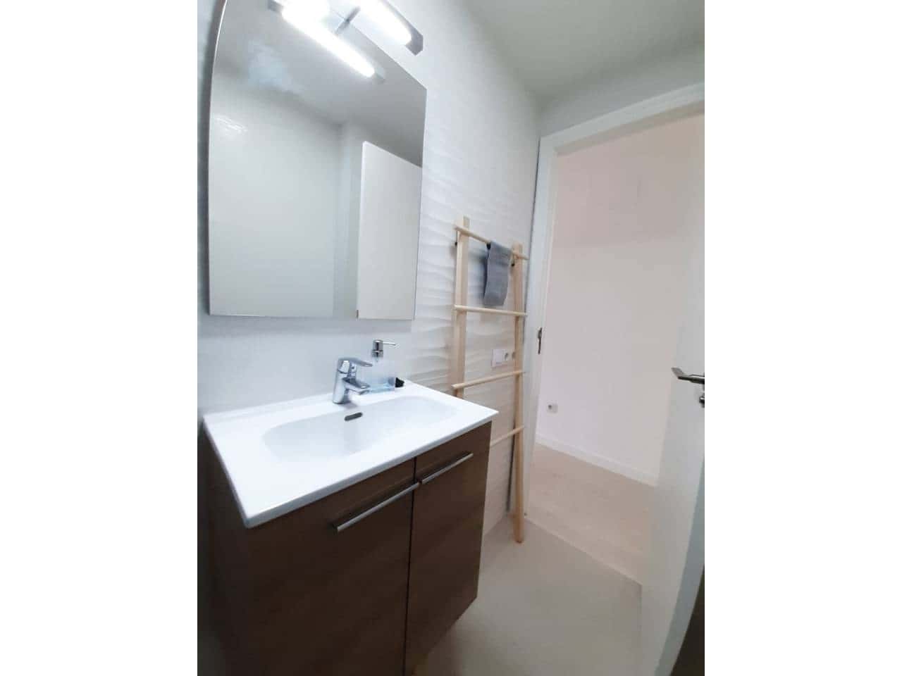 2 bedroom Flat for sale in Alicante / Alacant city - € 260,000 (Ref: 5990869)