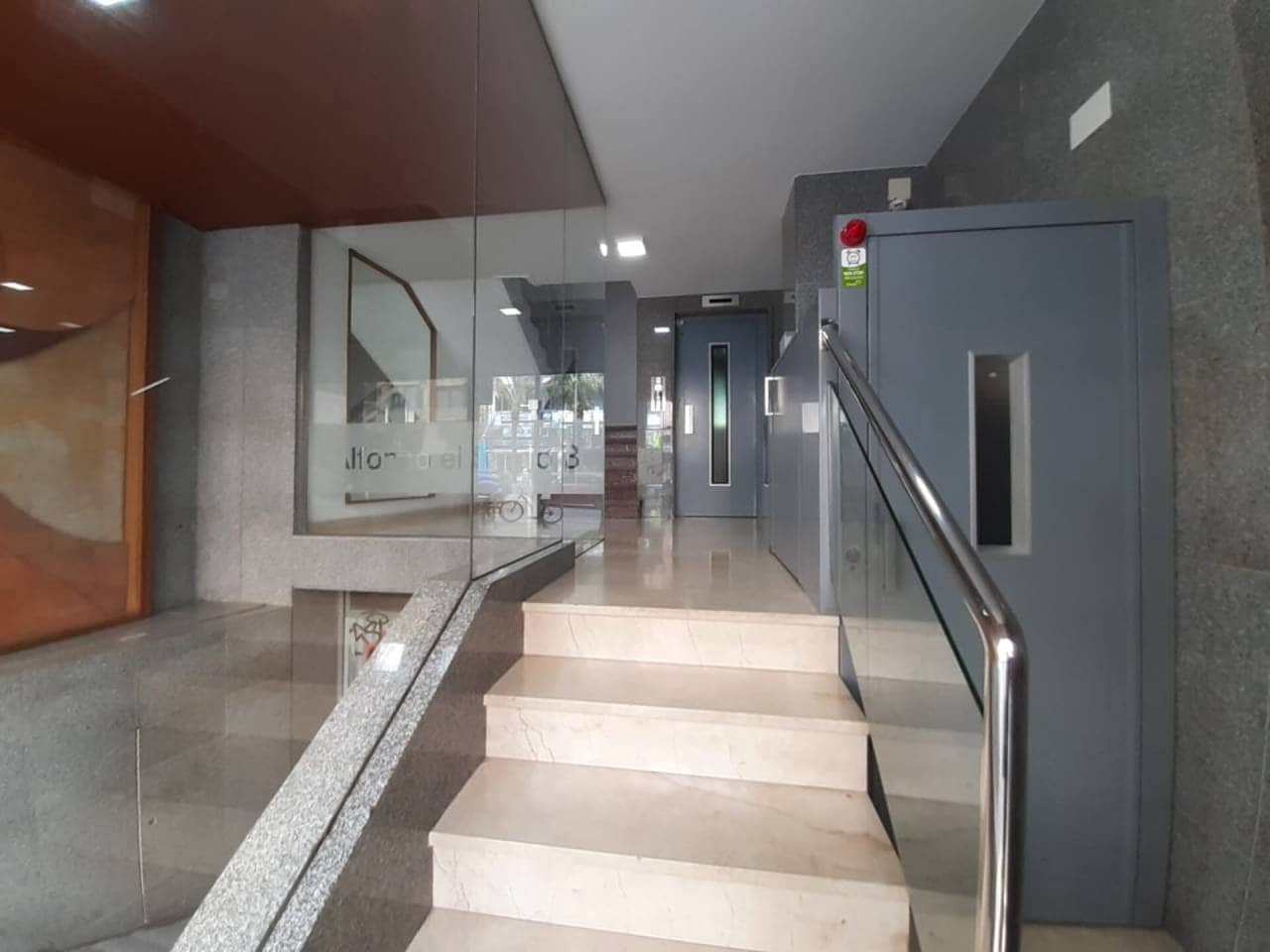 2 bedroom Flat for sale in Alicante / Alacant city - € 260,000 (Ref: 5990869)