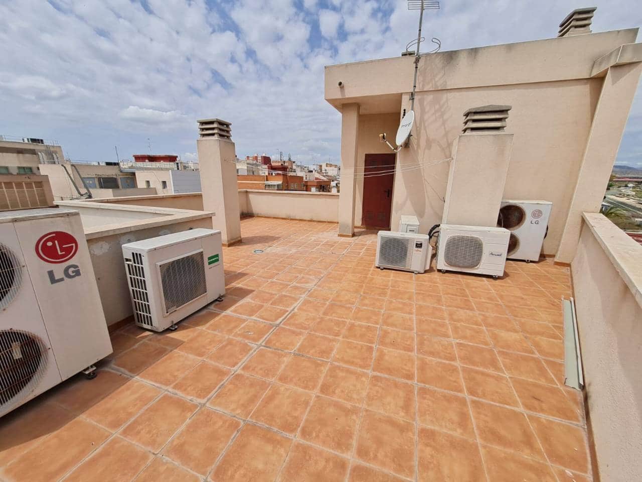 2 Zimmer Wohnung zu vermieten in Alicante / Alacant Stadt - 880 € (Ref: 6093153)