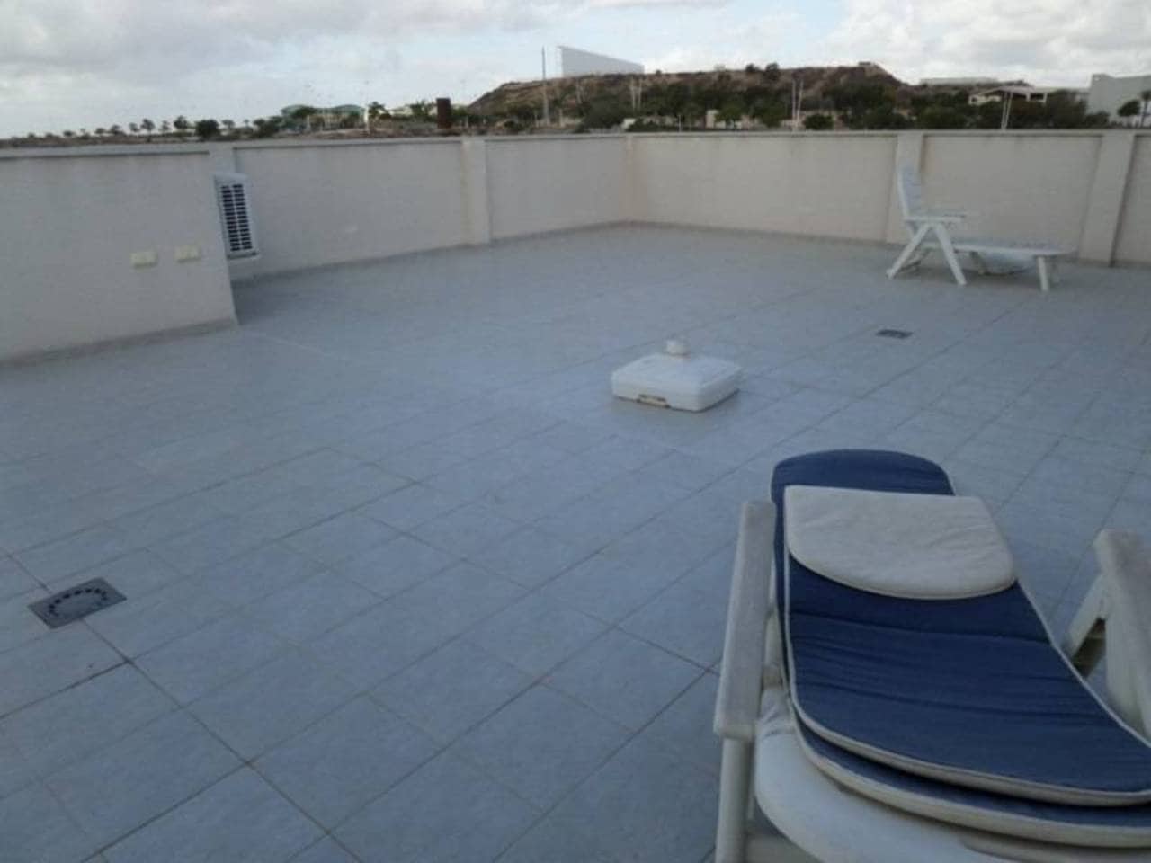 3 soverom Penthouse til salgs i Alicante by med svømmebasseng garasje - € 275 000 (Ref: 6133457)