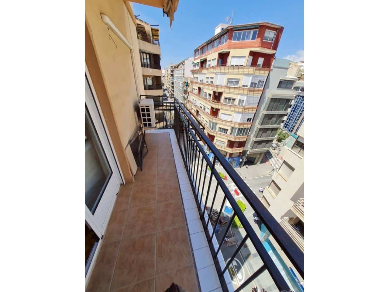 Appartement de 3 chambres à louer à Alicante ville - 1 250 € (Ref: 6260803)