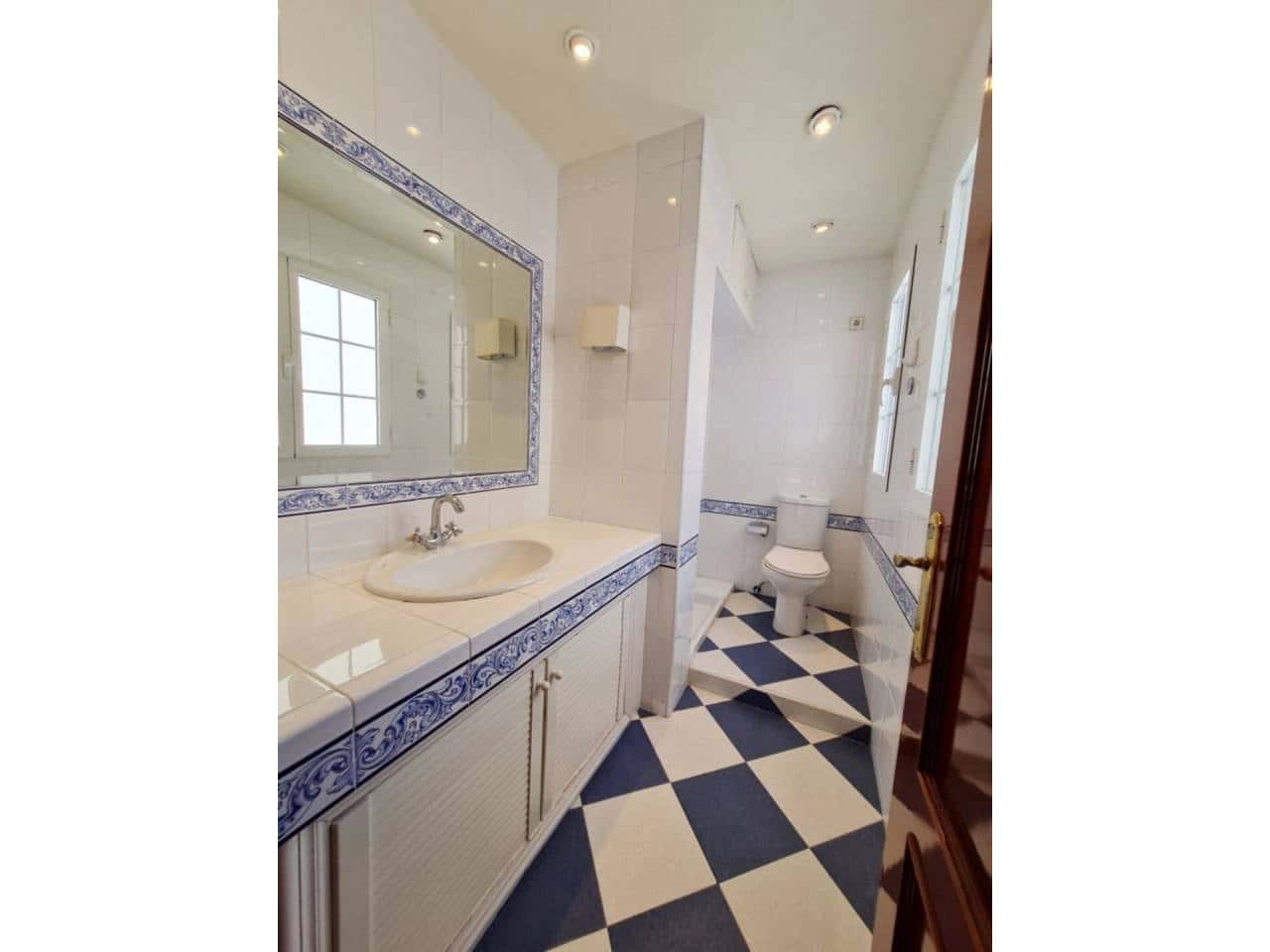 Appartement de 3 chambres à louer à Alicante ville - 1 250 € (Ref: 6260803)