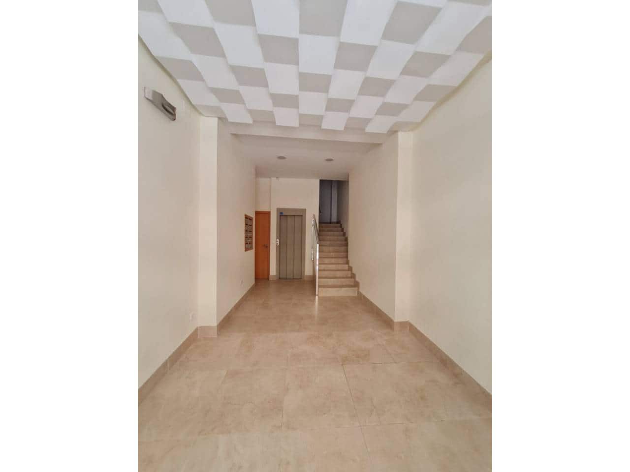 Appartement de 3 chambres à louer à Alicante ville - 1 250 € (Ref: 6260803)