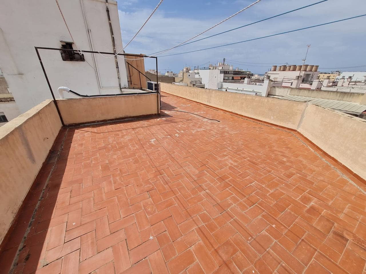 Appartement de 3 chambres à louer à Alicante ville - 1 250 € (Ref: 6260803)