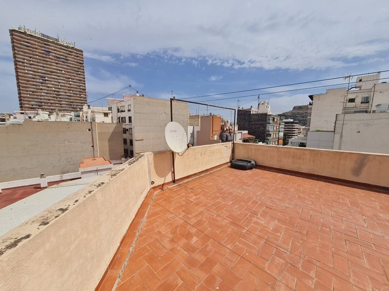 Appartement de 3 chambres à louer à Alicante ville - 1 250 € (Ref: 6260803)