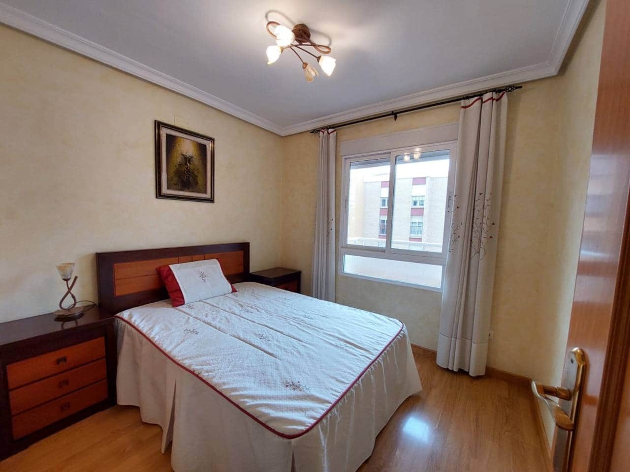 3 bedroom Flat for sale in Alicante / Alacant city - € 225,000 (Ref: 6418623)