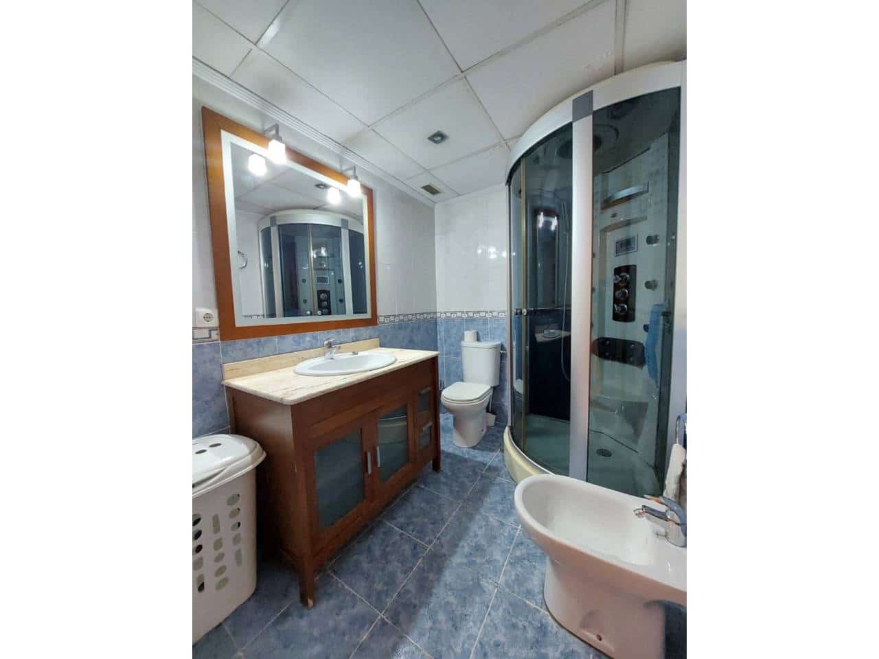 3 bedroom Flat for sale in Alicante / Alacant city - € 225,000 (Ref: 6418623)