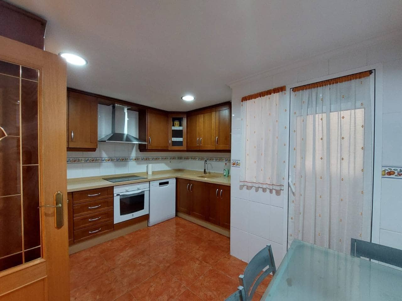 3 bedroom Flat for sale in Alicante / Alacant city - € 225,000 (Ref: 6418623)
