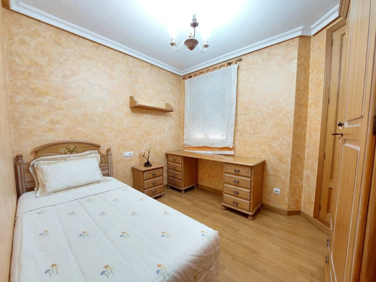 3 bedroom Flat for sale in Alicante / Alacant city - € 225,000 (Ref: 6418623)