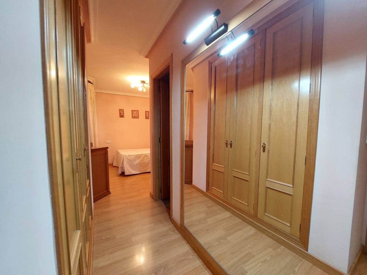 3 bedroom Flat for sale in Alicante / Alacant city - € 225,000 (Ref: 6418623)