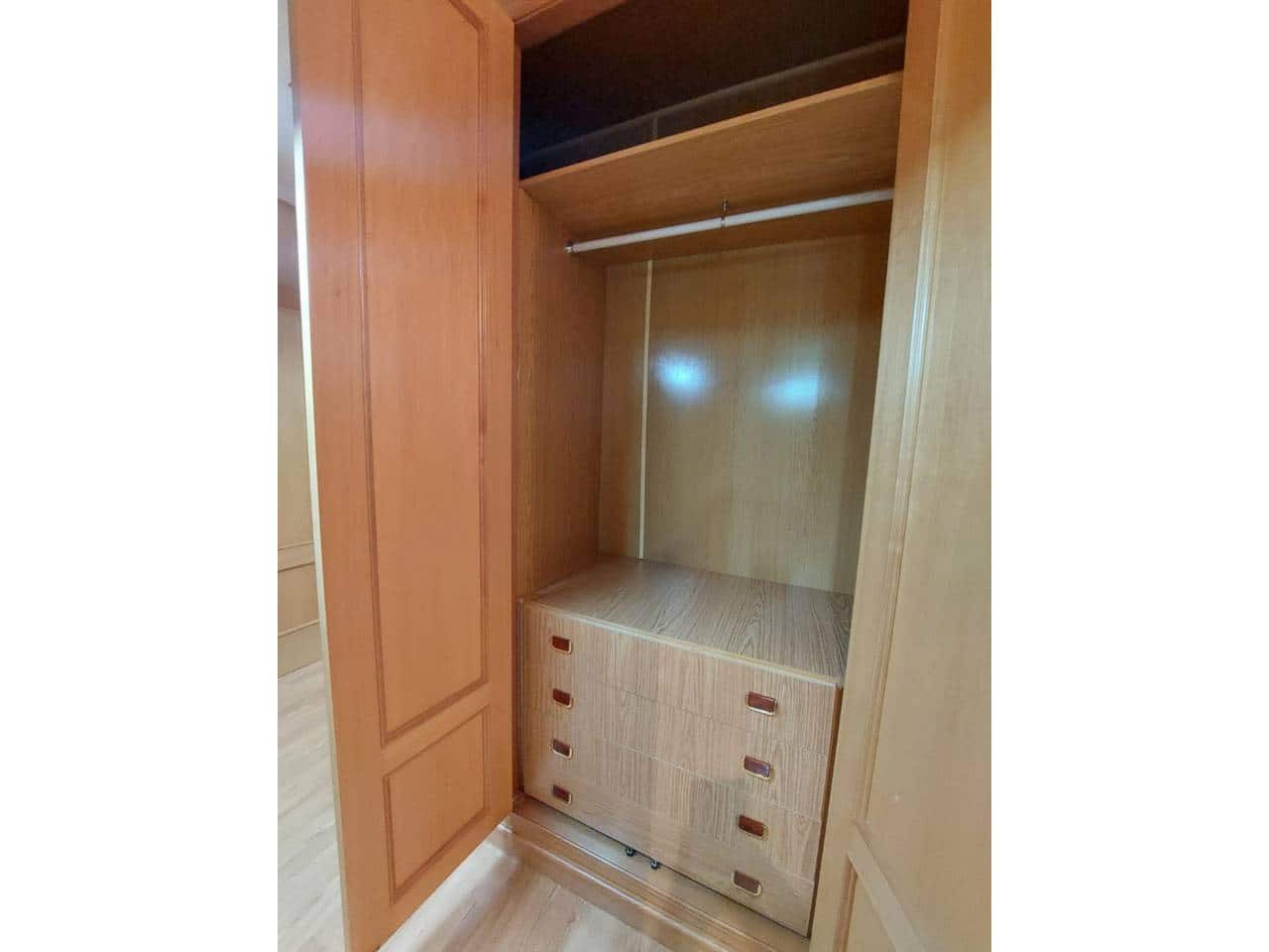 3 bedroom Flat for sale in Alicante / Alacant city - € 225,000 (Ref: 6418623)