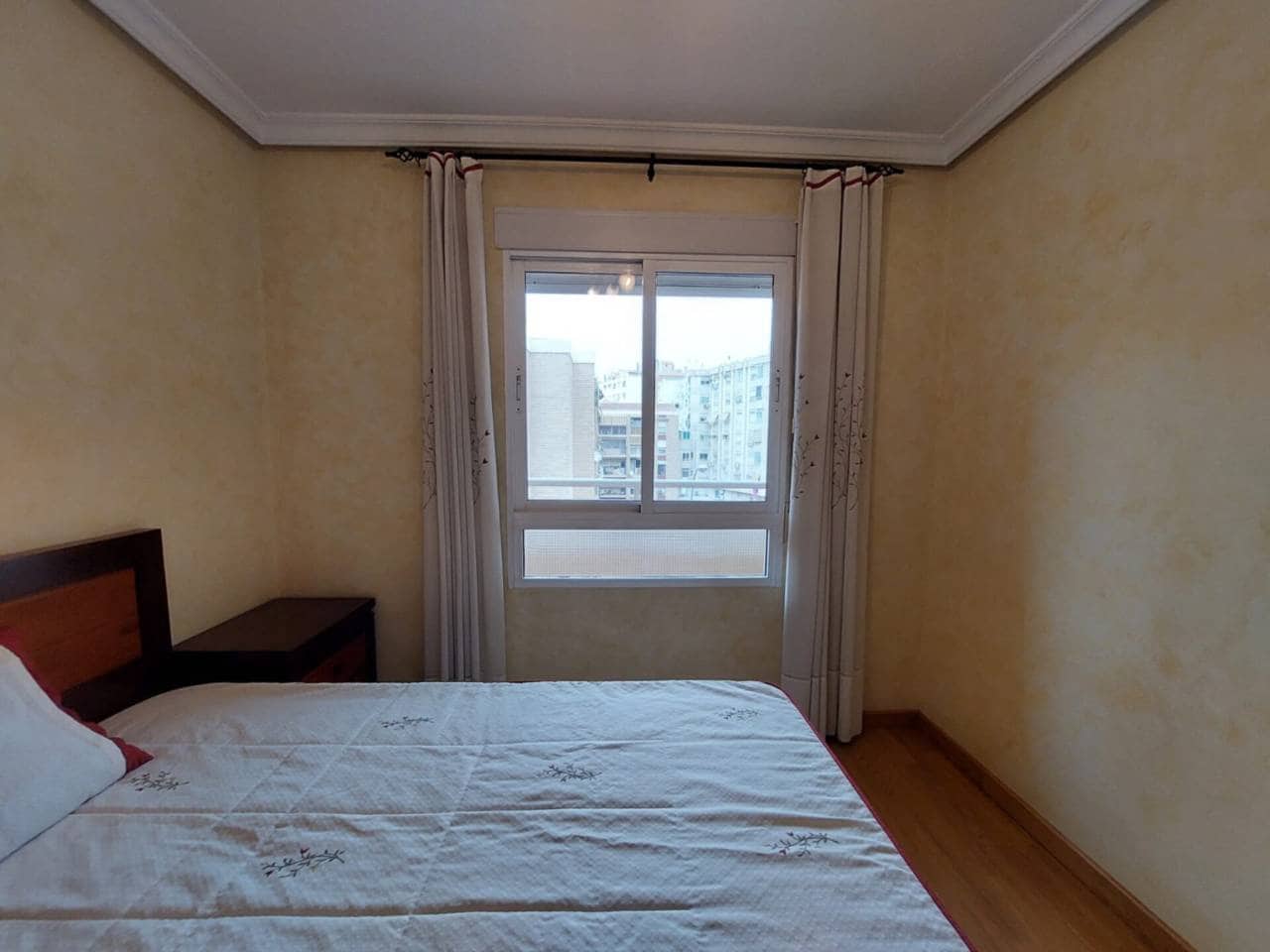 3 bedroom Flat for sale in Alicante / Alacant city - € 225,000 (Ref: 6418623)