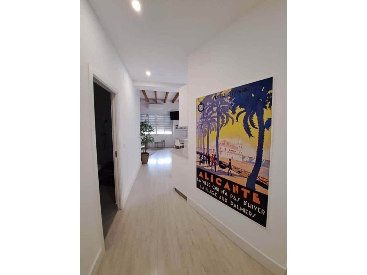 3 quarto Apartamento para arrendar em Alicante cidade - 1 300 € (Ref: 6971419)