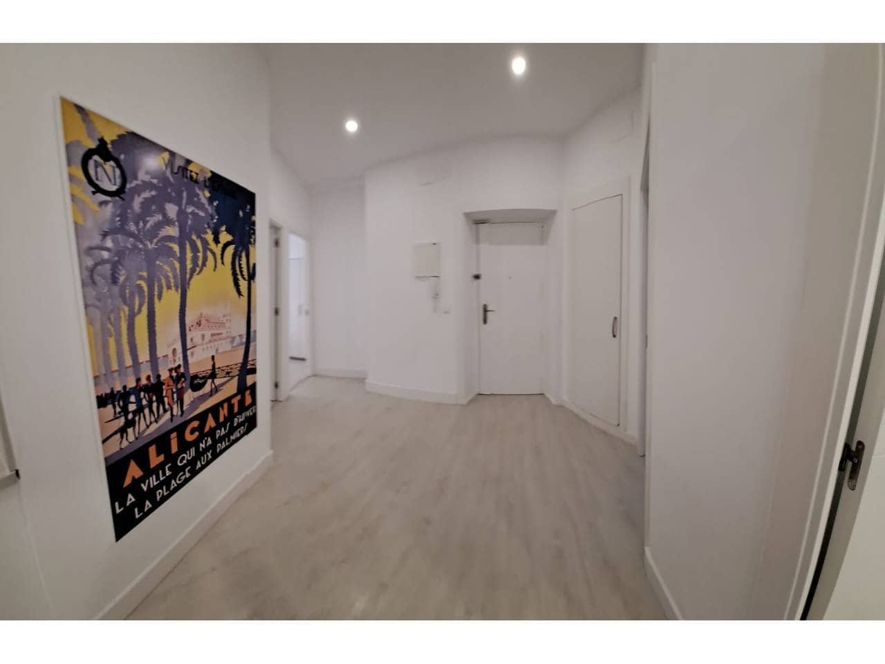 3 quarto Apartamento para arrendar em Alicante cidade - 1 300 € (Ref: 6971419)