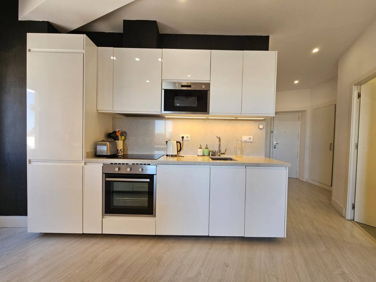 3 quarto Apartamento para arrendar em Alicante cidade - 1 300 € (Ref: 6971419)