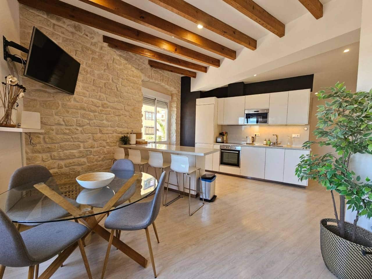 3 quarto Apartamento para arrendar em Alicante cidade - 1 300 € (Ref: 6971419)