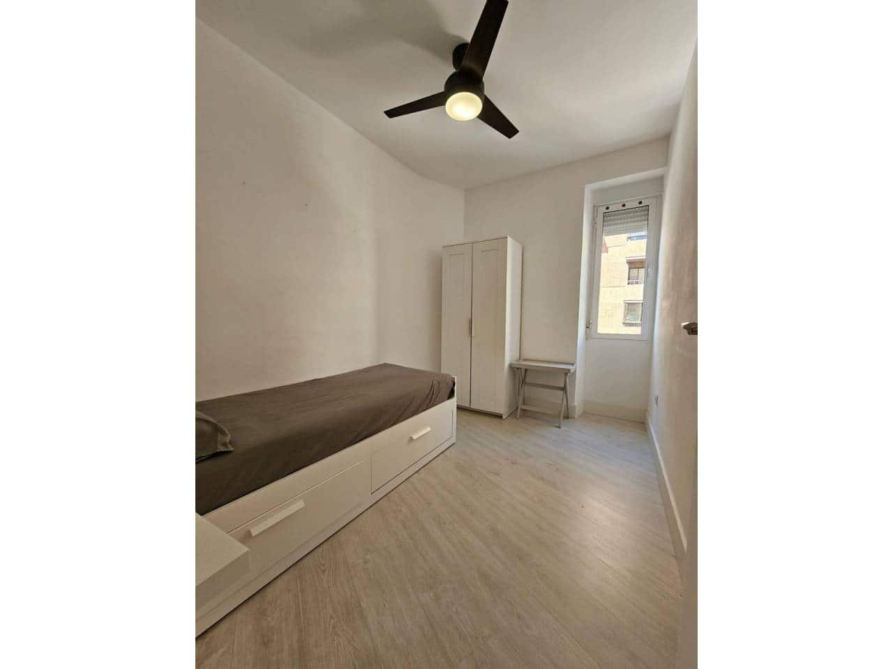 3 quarto Apartamento para arrendar em Alicante cidade - 1 300 € (Ref: 6971419)