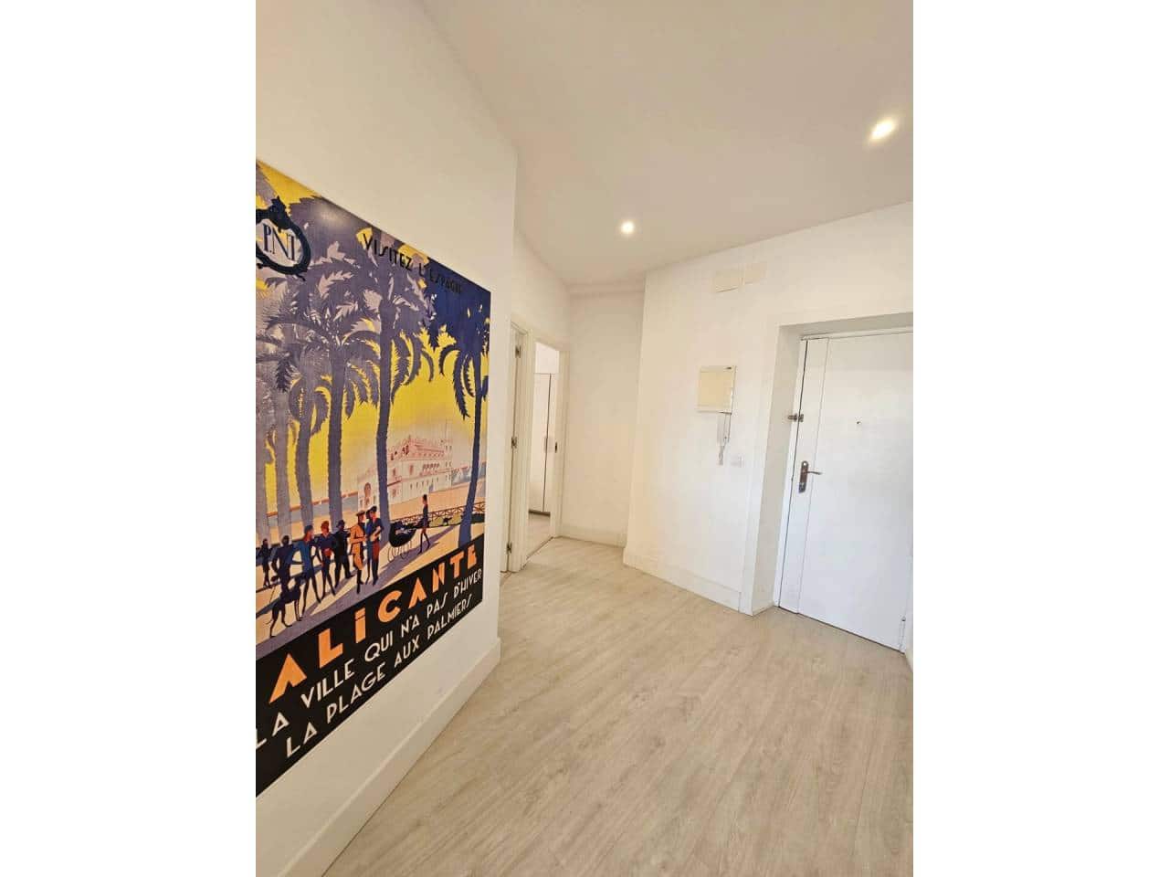 3 quarto Apartamento para arrendar em Alicante cidade - 1 300 € (Ref: 6971419)