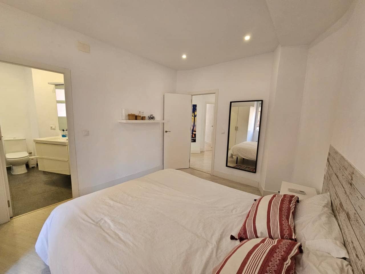 3 quarto Apartamento para arrendar em Alicante cidade - 1 300 € (Ref: 6971419)