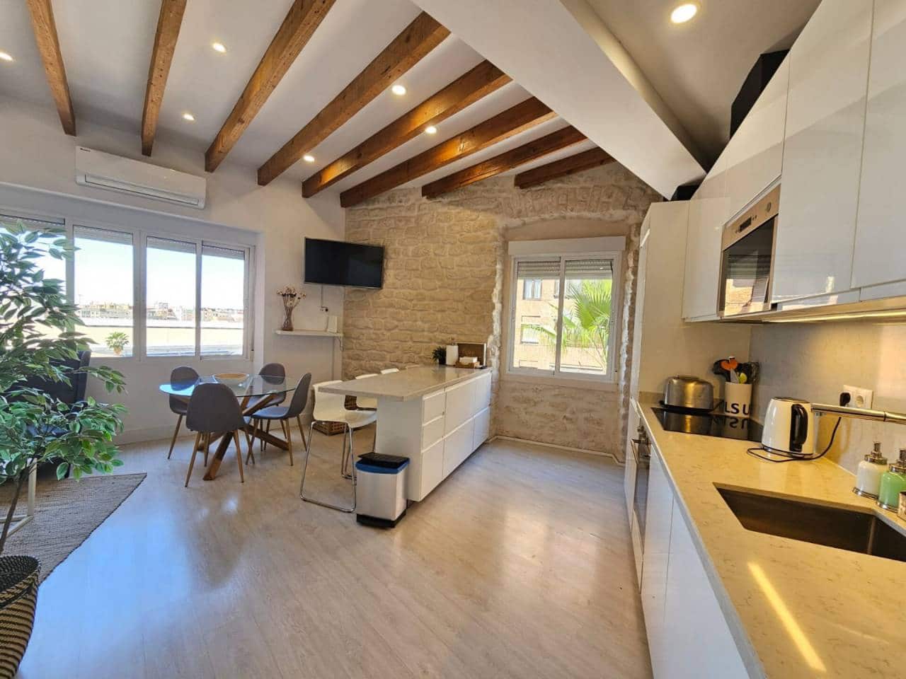 3 quarto Apartamento para arrendar em Alicante cidade - 1 300 € (Ref: 6971419)