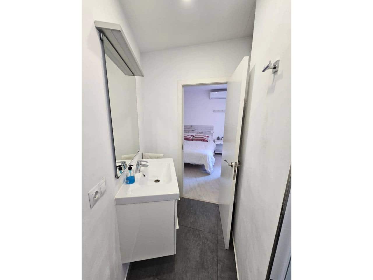 3 quarto Apartamento para arrendar em Alicante cidade - 1 300 € (Ref: 6971419)