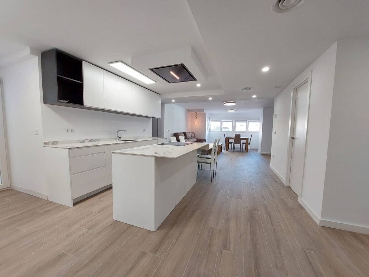 3 quarto Apartamento para arrendar em Alicante cidade com garagem - 1 500 € (Ref: 7158630)